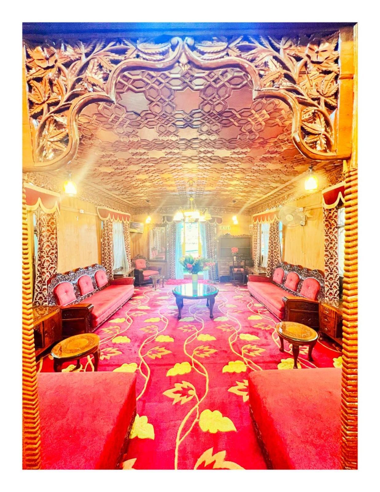 Mossess Group Of Houseboats Hotel Srīnagar Exterior foto